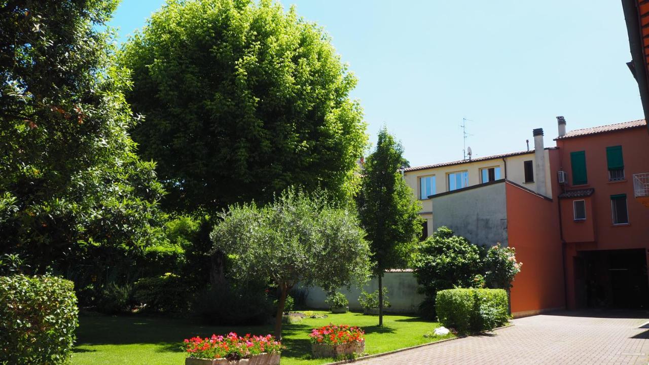 R&B Giardino 34 Acomodação com café da manhã Forlì Exterior foto